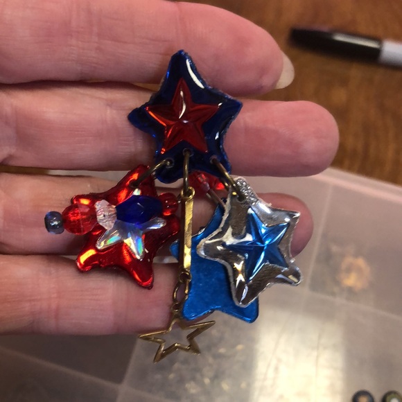 Set of (5) Costume Pierced Earrings - Picture 7 of 15